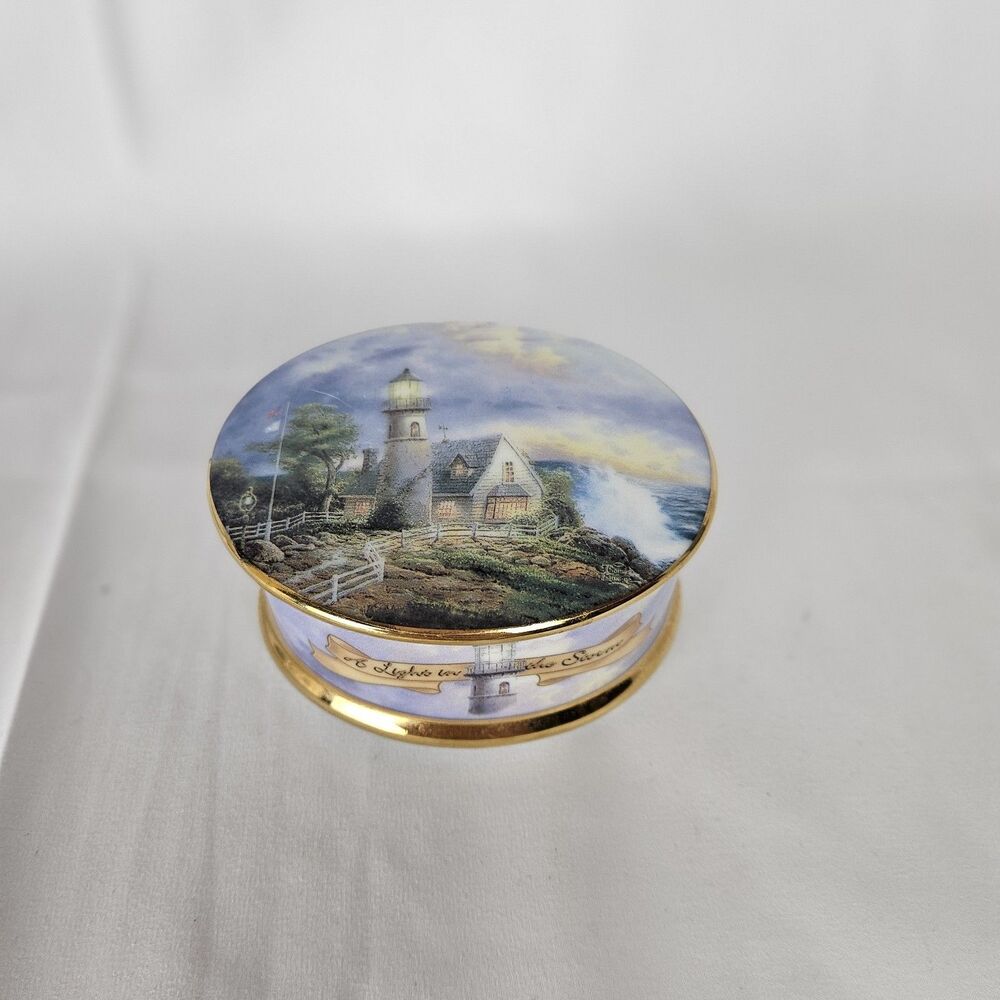 Thomas Kinkade Guiding Light Music Box- A Light in the Storm‎ Vintage 1998